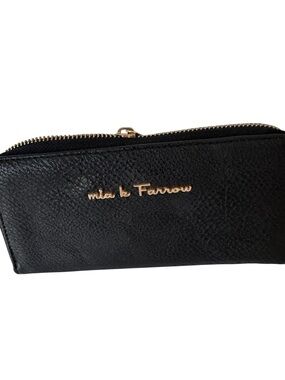 Mia K Farrow Black Leather Zip Wallet Clutch